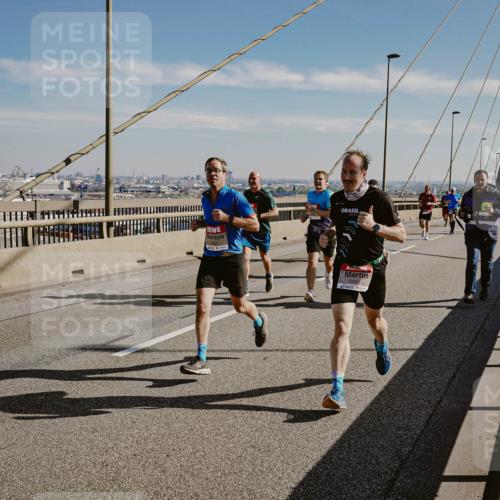 03.10.2025 - Köhlbrandbrückenlauf Michael Burmester http://msf.ph/oto/9040797 03.10.2025 12:21:59 Position 1  meine-sportfotos.de