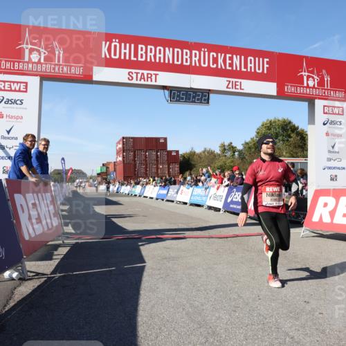 03.10.2025 - Köhlbrandbrückenlauf Lena Gebhardt http://msf.ph/oto/9040800 03.10.2025 12:57:23 Ziel 4150, 4186, 4251, 5699, 5926, 6015 meine-sportfotos.de