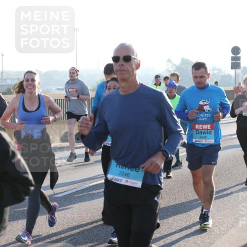 03.10.2025 - Köhlbrandbrückenlauf Lena Gebhardt http://msf.ph/oto/9040811 03.10.2025 09:25:15 Position 1 2246, 3446, 748 meine-sportfotos.de