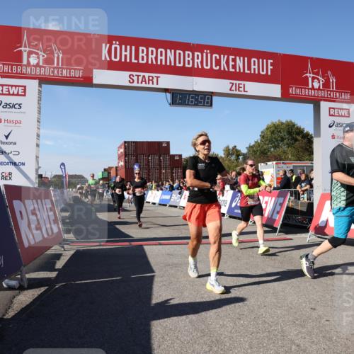 03.10.2025 - Köhlbrandbrückenlauf Lena Gebhardt http://msf.ph/oto/9040812 03.10.2025 13:16:58 Ziel 4168, 4331, 4359, 4605, 4861, 4978, 5053, 5099, 5100, 5166, 5302, 5385, 5386, 5453, 5467, 5840, 6286, 6340, 6343, 6474, 6623, 6626, 6658, 6697, 6785 meine-sportfotos.de