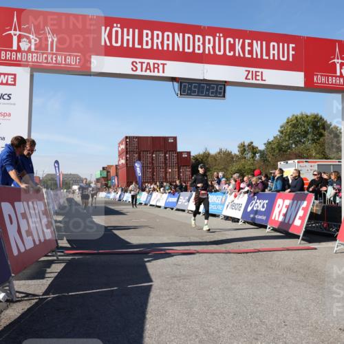 03.10.2025 - Köhlbrandbrückenlauf Lena Gebhardt http://msf.ph/oto/9040816 03.10.2025 12:57:30 Ziel 4105, 4150, 4186, 4518, 6015, 6020, 6122, 6767 meine-sportfotos.de