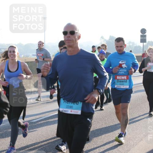 03.10.2025 - Köhlbrandbrückenlauf Lena Gebhardt http://msf.ph/oto/9040817 03.10.2025 09:25:15 Position 1 2246, 1748, 3446 meine-sportfotos.de