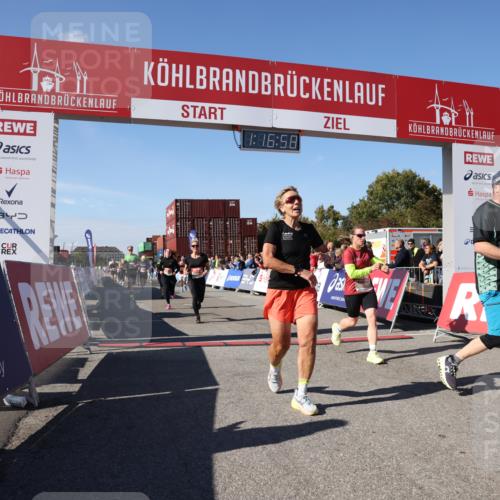 03.10.2025 - Köhlbrandbrückenlauf Lena Gebhardt http://msf.ph/oto/9040820 03.10.2025 13:16:58 Ziel 4168, 4331, 4359, 4605, 4861, 4978, 5053, 5099, 5100, 5166, 5302, 5385, 5386, 5453, 5467, 5840, 6286, 6340, 6343, 6474, 6623, 6626, 6658, 6697, 6785 meine-sportfotos.de