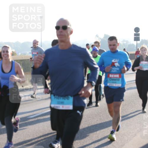 03.10.2025 - Köhlbrandbrückenlauf Lena Gebhardt http://msf.ph/oto/9040821 03.10.2025 09:25:15 Position 1  meine-sportfotos.de