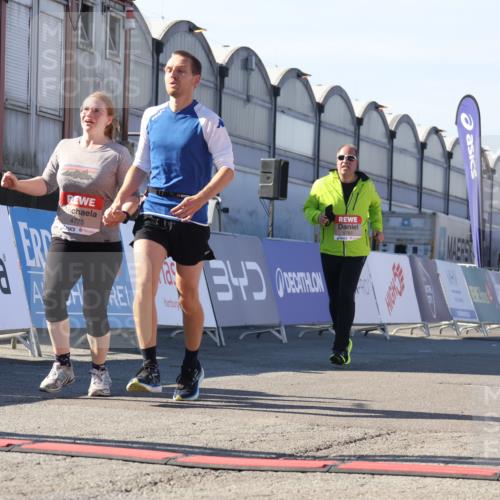 03.10.2025 - Köhlbrandbrückenlauf Luisa Fischer http://msf.ph/oto/9040822 03.10.2025 13:33:13 Ziel 4755, 4775, 4941, 5783, 6067, 6376, 6455 meine-sportfotos.de