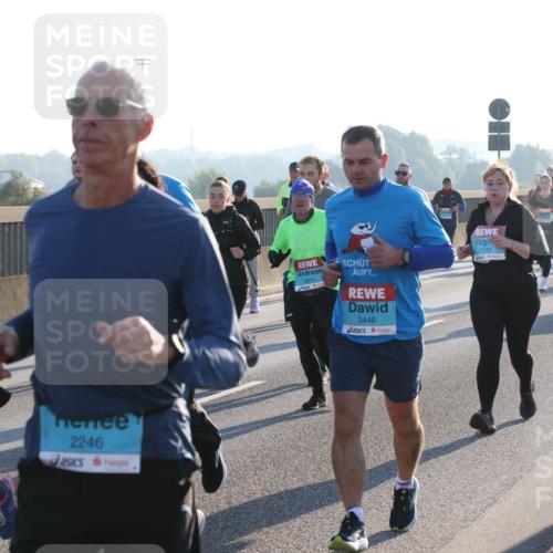 03.10.2025 - Köhlbrandbrückenlauf Lena Gebhardt http://msf.ph/oto/9040825 03.10.2025 09:25:16 Position 1 2246, 2674, 3446, 1748 meine-sportfotos.de