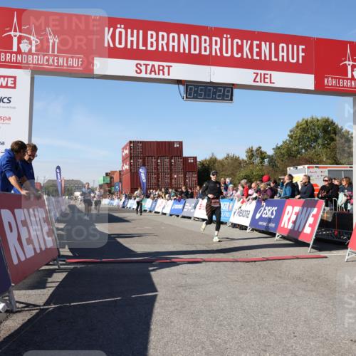 03.10.2025 - Köhlbrandbrückenlauf Lena Gebhardt http://msf.ph/oto/9040827 03.10.2025 12:57:30 Ziel 4105, 4150, 4186, 4518, 6015, 6020, 6122, 6767 meine-sportfotos.de
