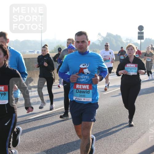 03.10.2025 - Köhlbrandbrückenlauf Lena Gebhardt http://msf.ph/oto/9040839 03.10.2025 09:25:16 Position 1 24, 1748, 1940, 3446 meine-sportfotos.de