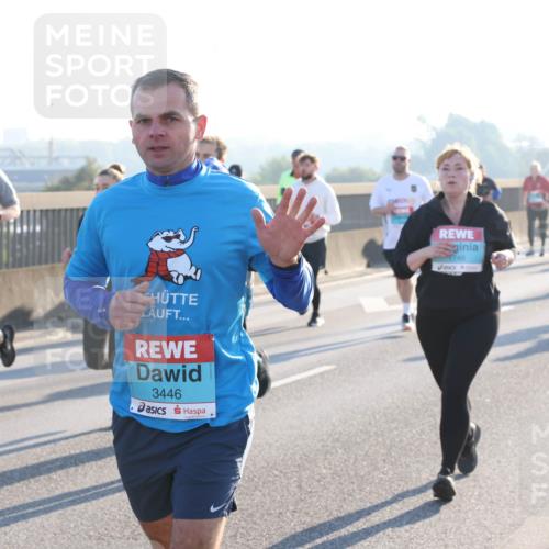 03.10.2025 - Köhlbrandbrückenlauf Lena Gebhardt http://msf.ph/oto/9040850 03.10.2025 09:25:17 Position 1 3446, 748 meine-sportfotos.de