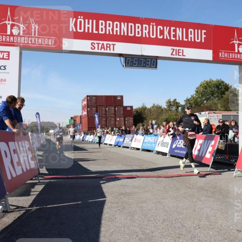 03.10.2025 - Köhlbrandbrückenlauf Lena Gebhardt http://msf.ph/oto/9040851 03.10.2025 12:57:31 Ziel 4105, 4150, 4186, 4518, 6015, 6020, 6122, 6767 meine-sportfotos.de