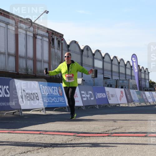 03.10.2025 - Köhlbrandbrückenlauf Luisa Fischer http://msf.ph/oto/9040853 03.10.2025 13:33:15 Ziel 4755, 4775, 4941, 5783, 6067, 6376 meine-sportfotos.de