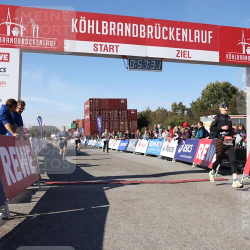 03.10.2025 - Köhlbrandbrückenlauf Lena Gebhardt http://msf.ph/oto/9040857 03.10.2025 12:57:31 Ziel 4105, 4150, 4186, 4518, 6015, 6020, 6122, 6767 meine-sportfotos.de