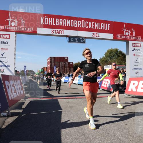 03.10.2025 - Köhlbrandbrückenlauf Lena Gebhardt http://msf.ph/oto/9040858 03.10.2025 13:16:59 Ziel 4168, 4331, 4359, 4605, 4861, 4978, 4982, 5033, 5053, 5087, 5099, 5100, 5166, 5302, 5385, 5386, 5453, 5467, 5840, 6286, 6474, 6623, 6626, 6658, 6697, 6785 meine-sportfotos.de
