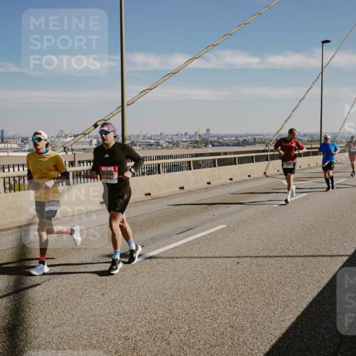 03.10.2025 - Köhlbrandbrückenlauf Michael Burmester http://msf.ph/oto/9040862 03.10.2025 12:22:02 Position 1  meine-sportfotos.de