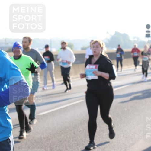 03.10.2025 - Köhlbrandbrückenlauf Lena Gebhardt http://msf.ph/oto/9040864 03.10.2025 09:25:17 Position 1 3446 meine-sportfotos.de