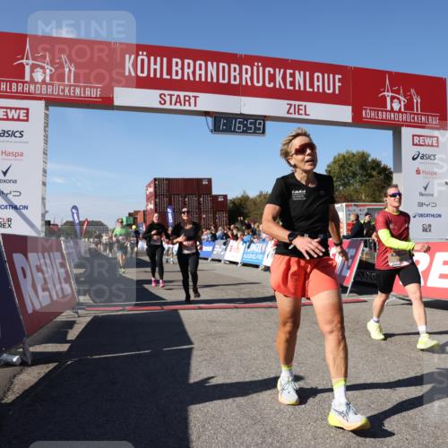 03.10.2025 - Köhlbrandbrückenlauf Lena Gebhardt http://msf.ph/oto/9040869 03.10.2025 13:16:59 Ziel 4168, 4331, 4359, 4605, 4861, 4978, 4982, 5033, 5053, 5087, 5099, 5100, 5166, 5302, 5385, 5386, 5453, 5467, 5840, 6286, 6474, 6623, 6626, 6658, 6697, 6785 meine-sportfotos.de