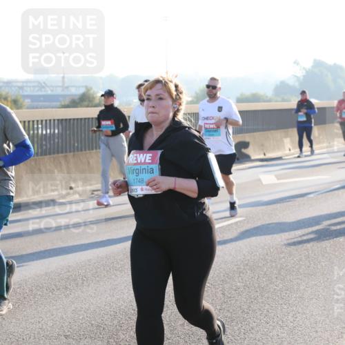 03.10.2025 - Köhlbrandbrückenlauf Lena Gebhardt http://msf.ph/oto/9040872 03.10.2025 09:25:18 Position 1 74, 1748 meine-sportfotos.de