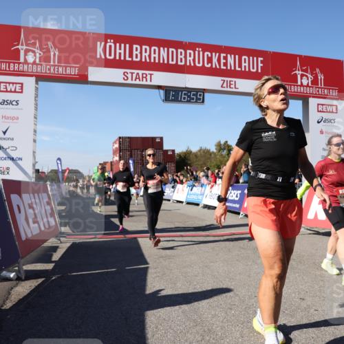 03.10.2025 - Köhlbrandbrückenlauf Lena Gebhardt http://msf.ph/oto/9040885 03.10.2025 13:17:00 Ziel 4168, 4242, 4331, 4359, 4605, 4861, 4978, 4982, 5033, 5053, 5087, 5100, 5166, 5302, 5385, 5386, 5453, 5467, 5840, 6286, 6474, 6623, 6626, 6658 meine-sportfotos.de