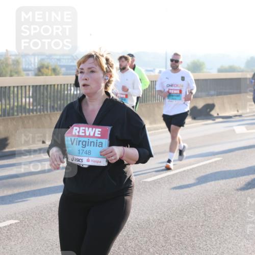 03.10.2025 - Köhlbrandbrückenlauf Lena Gebhardt http://msf.ph/oto/9040889 03.10.2025 09:25:18 Position 1 1769, 1748, 24 meine-sportfotos.de