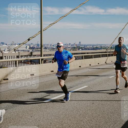 03.10.2025 - Köhlbrandbrückenlauf Michael Burmester http://msf.ph/oto/9040891 03.10.2025 12:22:05 Position 1 6373 meine-sportfotos.de