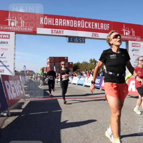 03.10.2025 - Köhlbrandbrückenlauf Lena Gebhardt http://msf.ph/oto/9040894 03.10.2025 13:17:00 Ziel 4168, 4242, 4331, 4359, 4605, 4861, 4978, 4982, 5033, 5053, 5087, 5100, 5166, 5302, 5385, 5386, 5453, 5467, 5840, 6286, 6474, 6623, 6626, 6658 meine-sportfotos.de