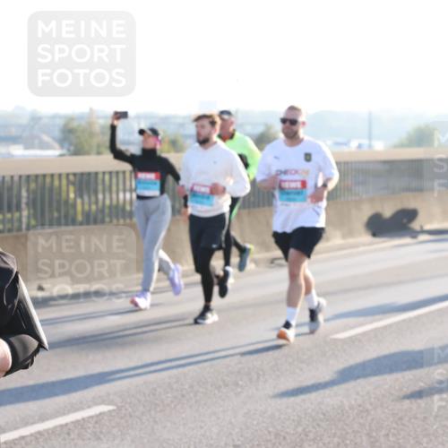 03.10.2025 - Köhlbrandbrückenlauf Lena Gebhardt http://msf.ph/oto/9040902 03.10.2025 09:25:19 Position 1  meine-sportfotos.de