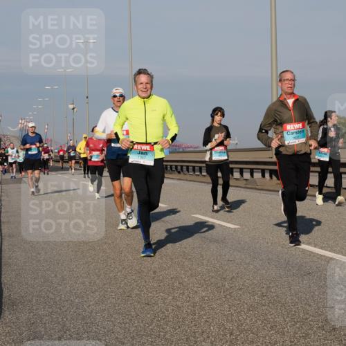 03.10.2025 - Köhlbrandbrückenlauf Fabian Wolf http://msf.ph/oto/9040913 03.10.2025 09:54:49 Position 3 1347, 1631, 2471 meine-sportfotos.de