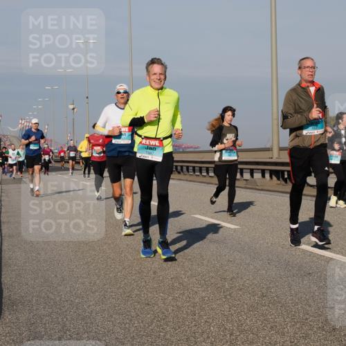 03.10.2025 - Köhlbrandbrückenlauf Fabian Wolf http://msf.ph/oto/9040918 03.10.2025 09:54:50 Position 3 1347, 2471, 1631 meine-sportfotos.de