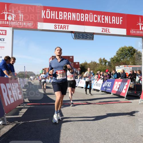 03.10.2025 - Köhlbrandbrückenlauf Lena Gebhardt http://msf.ph/oto/9040919 03.10.2025 12:57:34 Ziel 4032, 4076, 4105, 4518, 6020, 6122, 6767 meine-sportfotos.de