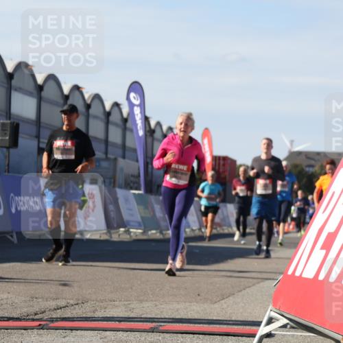 03.10.2025 - Köhlbrandbrückenlauf Luisa Fischer http://msf.ph/oto/9040935 03.10.2025 13:33:22 Ziel 4755, 4775, 5211, 5413, 5549, 5783, 6276 meine-sportfotos.de