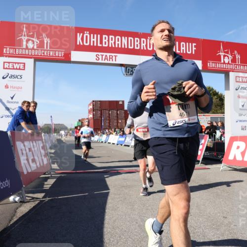 03.10.2025 - Köhlbrandbrückenlauf Lena Gebhardt http://msf.ph/oto/9040945 03.10.2025 12:57:35 Ziel 4032, 4076, 4105, 4518, 6020, 6122, 6767 meine-sportfotos.de