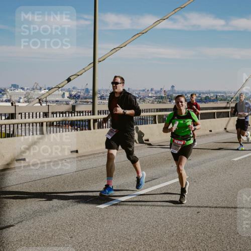 03.10.2025 - Köhlbrandbrückenlauf Michael Burmester http://msf.ph/oto/9040949 03.10.2025 12:22:08 Position 1  meine-sportfotos.de