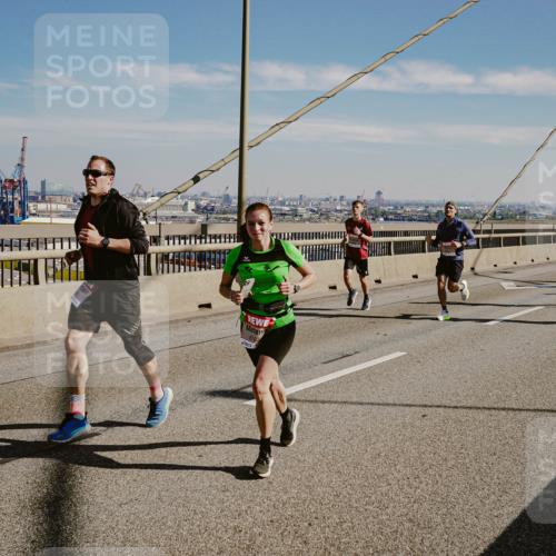 03.10.2025 - Köhlbrandbrückenlauf Michael Burmester http://msf.ph/oto/9040958 03.10.2025 12:22:09 Position 1  meine-sportfotos.de