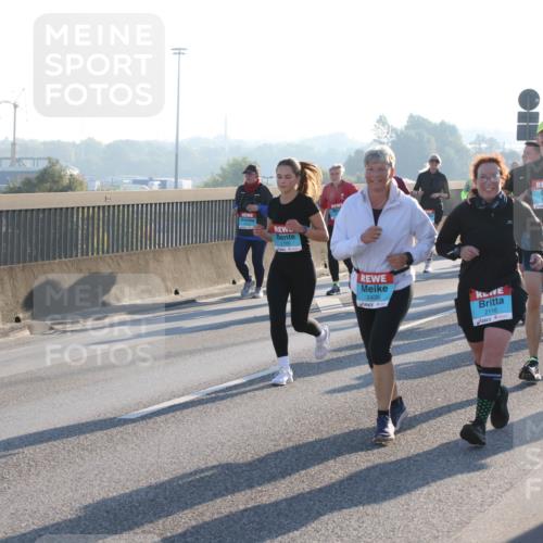 03.10.2025 - Köhlbrandbrückenlauf Lena Gebhardt http://msf.ph/oto/9040960 03.10.2025 09:25:20 Position 1 3125, 2436, 2116, 10, 1539 meine-sportfotos.de