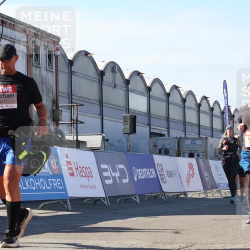 03.10.2025 - Köhlbrandbrückenlauf Luisa Fischer http://msf.ph/oto/9040978 03.10.2025 13:33:25 Ziel 4755, 4775, 5211, 5413, 5549, 5783, 6276 meine-sportfotos.de
