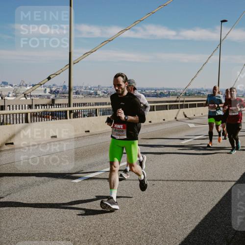 03.10.2025 - Köhlbrandbrückenlauf Michael Burmester http://msf.ph/oto/9040988 03.10.2025 12:22:12 Position 1 4016 meine-sportfotos.de
