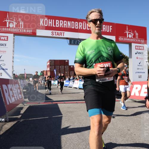 03.10.2025 - Köhlbrandbrückenlauf Lena Gebhardt http://msf.ph/oto/9040994 03.10.2025 13:17:05 Ziel 4242, 4331, 4359, 4361, 4861, 4978, 4982, 5033, 5073, 5087, 5090, 5100, 5302, 5479, 5667, 5840, 6474, 6623, 6626, 6658 meine-sportfotos.de
