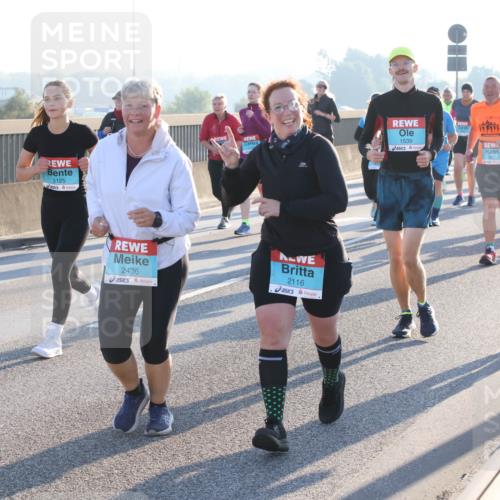 03.10.2025 - Köhlbrandbrückenlauf Lena Gebhardt http://msf.ph/oto/9040999 03.10.2025 09:25:21 Position 1 3125, 2436, 2116, 1539, 2451 meine-sportfotos.de