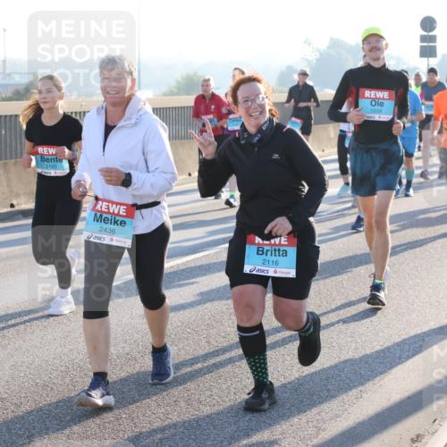 03.10.2025 - Köhlbrandbrückenlauf Lena Gebhardt http://msf.ph/oto/9041009 03.10.2025 09:25:21 Position 1 3125, 2436, 2116, 1539, 2451 meine-sportfotos.de