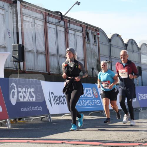 03.10.2025 - Köhlbrandbrückenlauf Luisa Fischer http://msf.ph/oto/9041012 03.10.2025 13:33:30 Ziel 4006, 5179, 5211, 5281, 5413, 5549, 6094, 6276 meine-sportfotos.de