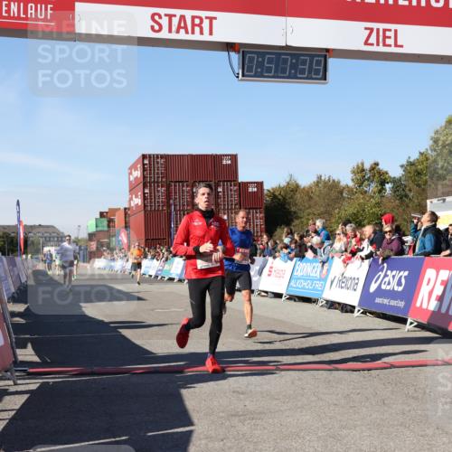 03.10.2025 - Köhlbrandbrückenlauf Lena Gebhardt http://msf.ph/oto/9041015 03.10.2025 12:57:39 Ziel 4032, 4037, 4076, 4105, 4518, 6020, 6122, 6767, 6809 meine-sportfotos.de