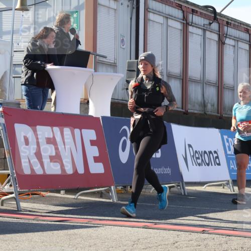 03.10.2025 - Köhlbrandbrückenlauf Luisa Fischer http://msf.ph/oto/9041024 03.10.2025 13:33:31 Ziel 4006, 5179, 5211, 5281, 5413, 5546, 5549, 6094, 6276 meine-sportfotos.de