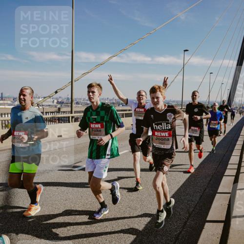 03.10.2025 - Köhlbrandbrückenlauf Michael Burmester http://msf.ph/oto/9041030 03.10.2025 12:22:14 Position 1 6167, 5824 meine-sportfotos.de