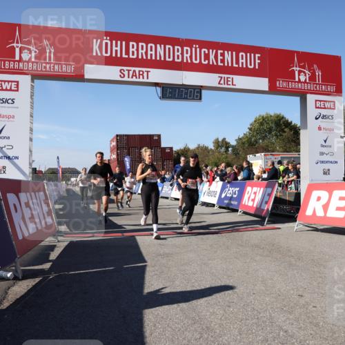 03.10.2025 - Köhlbrandbrückenlauf Lena Gebhardt http://msf.ph/oto/9041032 03.10.2025 13:17:06 Ziel 4242, 4331, 4359, 4361, 4861, 4978, 4982, 5033, 5073, 5087, 5090, 5100, 5479, 5667, 5840, 6431, 6474, 6623, 6626 meine-sportfotos.de