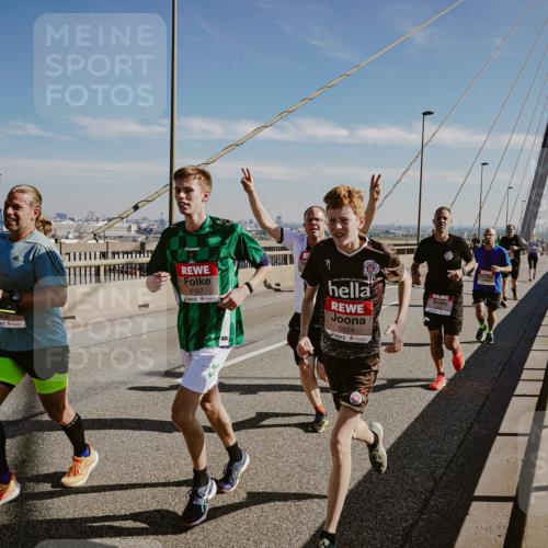 03.10.2025 - Köhlbrandbrückenlauf Michael Burmester http://msf.ph/oto/9041037 03.10.2025 12:22:14 Position 1 6167, 5824 meine-sportfotos.de
