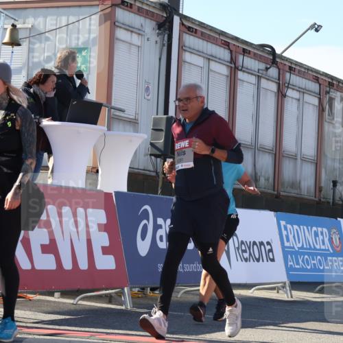 03.10.2025 - Köhlbrandbrückenlauf Luisa Fischer http://msf.ph/oto/9041044 03.10.2025 13:33:32 Ziel 4006, 4744, 5179, 5211, 5281, 5413, 5546, 5549, 6094, 6276 meine-sportfotos.de