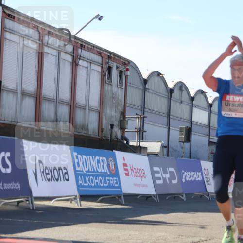 03.10.2025 - Köhlbrandbrückenlauf Luisa Fischer http://msf.ph/oto/9041057 03.10.2025 13:33:32 Ziel 4006, 4744, 5179, 5211, 5281, 5413, 5546, 5549, 6094, 6276 meine-sportfotos.de