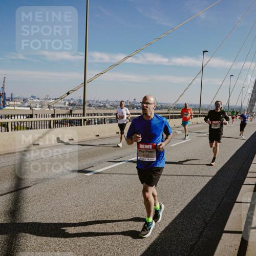 03.10.2025 - Köhlbrandbrückenlauf Michael Burmester http://msf.ph/oto/9041067 03.10.2025 12:22:16 Position 1 4187 meine-sportfotos.de