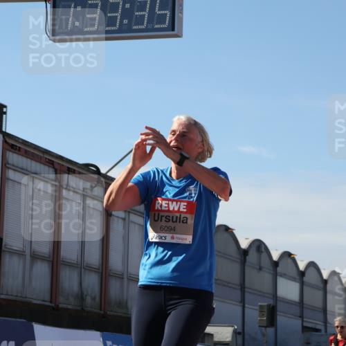 03.10.2025 - Köhlbrandbrückenlauf Luisa Fischer http://msf.ph/oto/9041073 03.10.2025 13:33:34 Ziel 4006, 4744, 5179, 5211, 5281, 5413, 5546, 5549, 6094, 6276 meine-sportfotos.de
