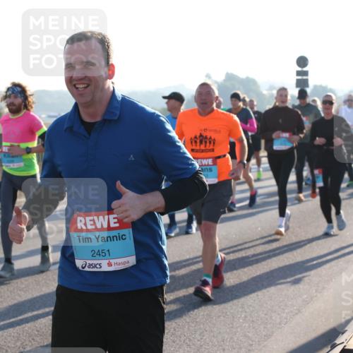 03.10.2025 - Köhlbrandbrückenlauf Lena Gebhardt http://msf.ph/oto/9041085 03.10.2025 09:25:24 Position 1 2451 meine-sportfotos.de